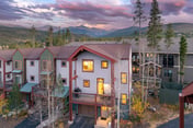 Wolf Park Chalet 100
