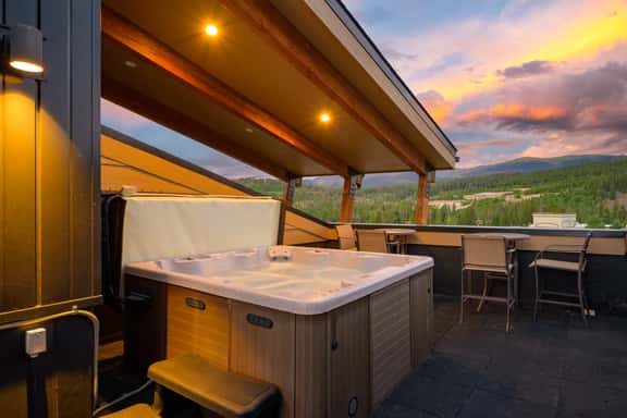 Arrow Rooftop Villa 290 - Image 1