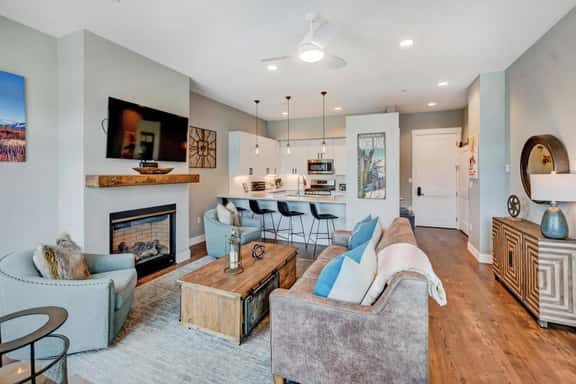 Hideaway Station Loft 10 - Image 1