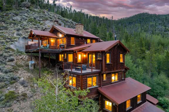 Cliff Side Mountain Chalet - Image 1