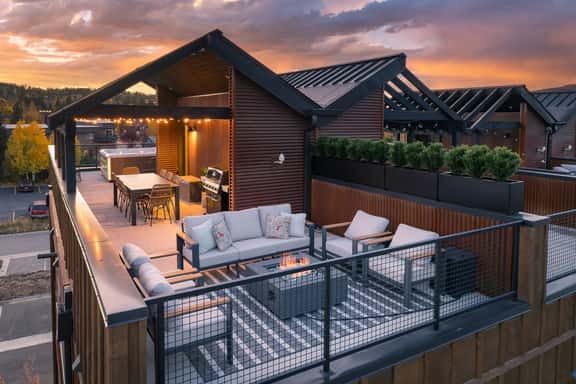 Row Roof Top Loft 57 - Image 1