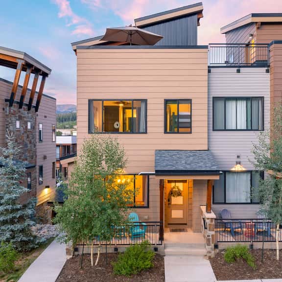 Arrow Rooftop Penthouse 282 - Image 1