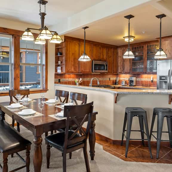Grand Park Cozens Pointe Condo H-201 - Image 1