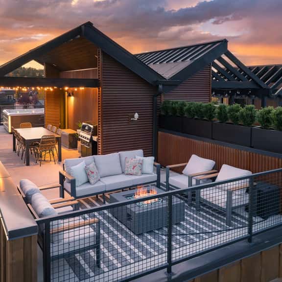 Row Roof Top Loft 57 - Image 1