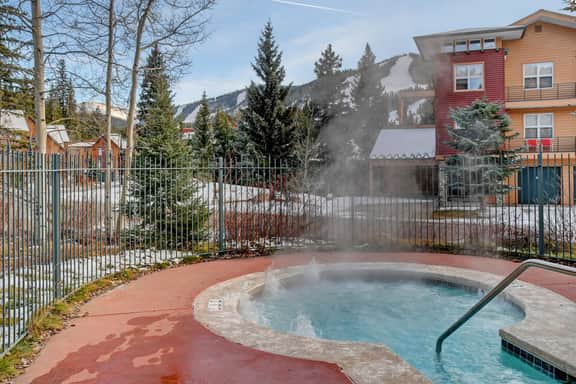 Slopeside Trademark Villa 90