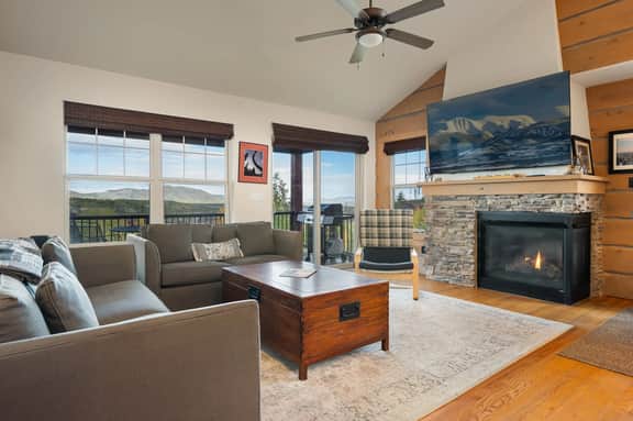 Rendezvous Discovery Chalet 380 - Image 2