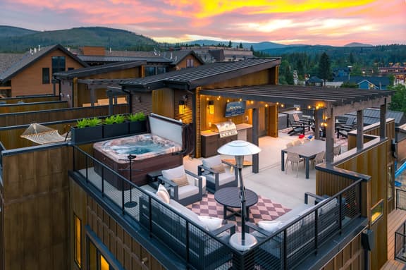 Row Roof Top Penthouse 141