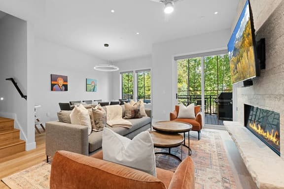 Landing Creekside Villa 15 - Image 1
