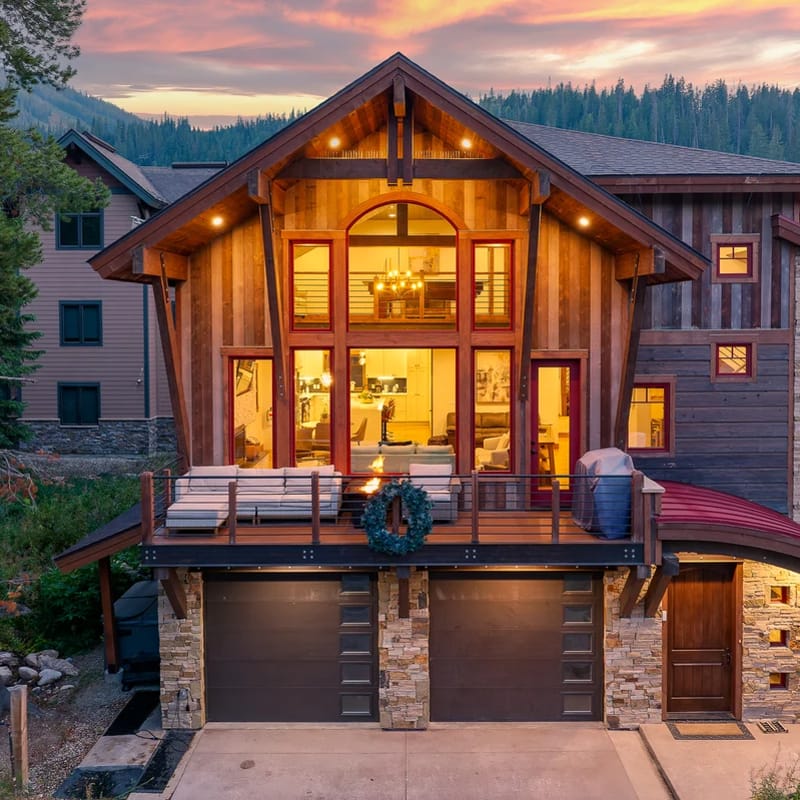 Slopeside Luxury Mountain Chalet
