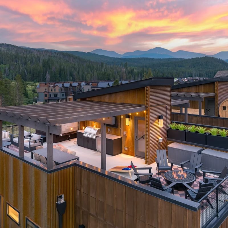 Row Roof Top Penthouse 141